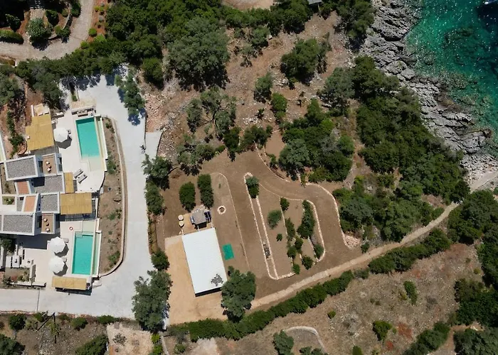 Mironi - Private Sea Access Villa