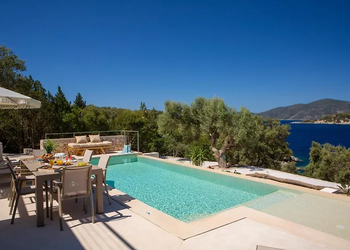 Mironi - Private Sea Access Villa *