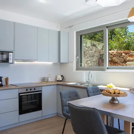 Mironi - Private Sea Access *