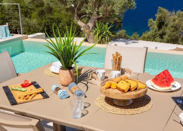 Mironi - Private Sea Access Villa *