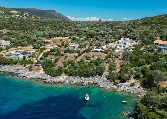 Mironi - Private Sea Access Villa